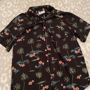 Old Navy hawaiian print button up